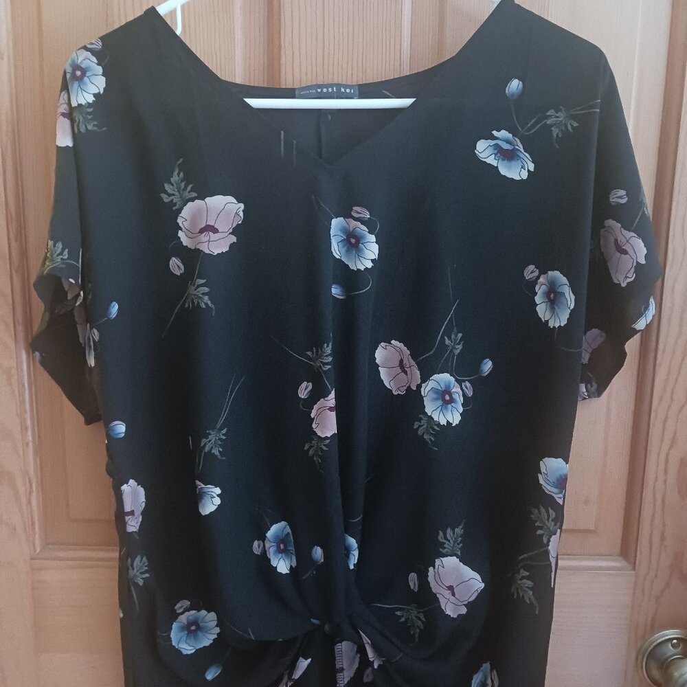 West Kei - Size Medium - Woman's Top - 100% Polyester